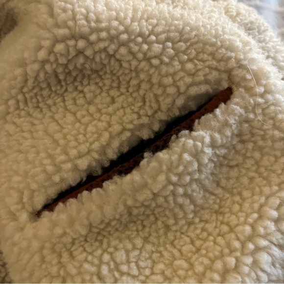 Levi’s men’s small plaid wool and sherpa trucker jacket. - Picture 3 of 5